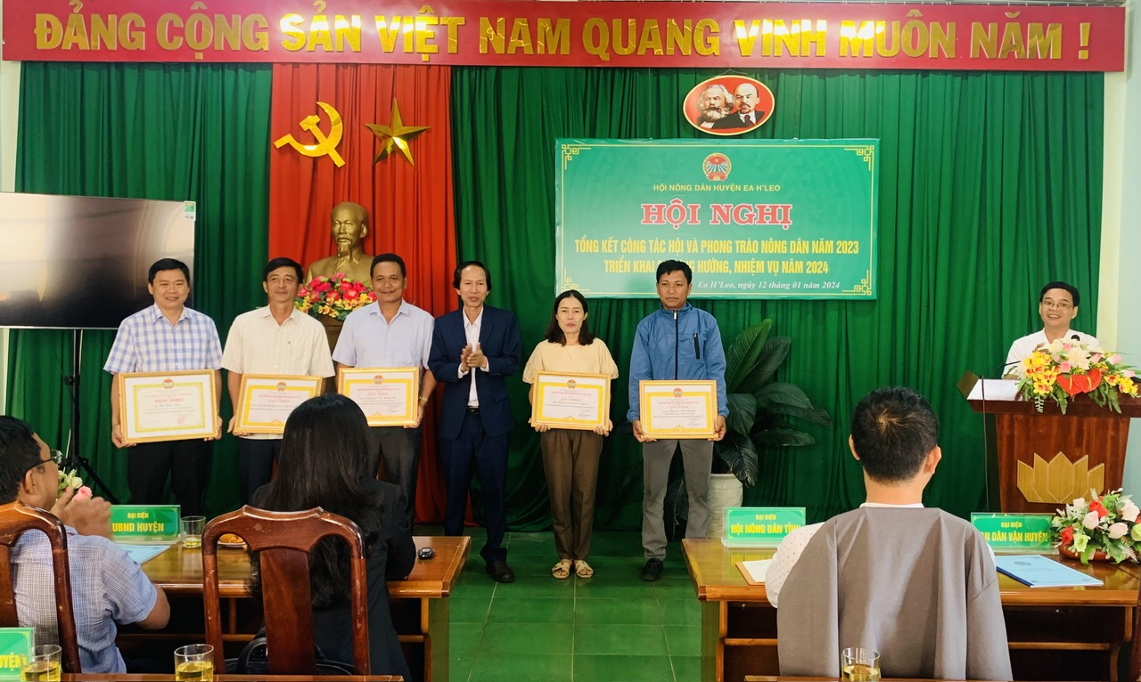 Hội Nông dân huyện tổng kết công tác hội và phong trào nông dân năm 2023, triển khai phương hướng, nhiệm vụ năm 2024